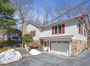 4 Lakeview Ct, Oak Ridge, NJ 07438