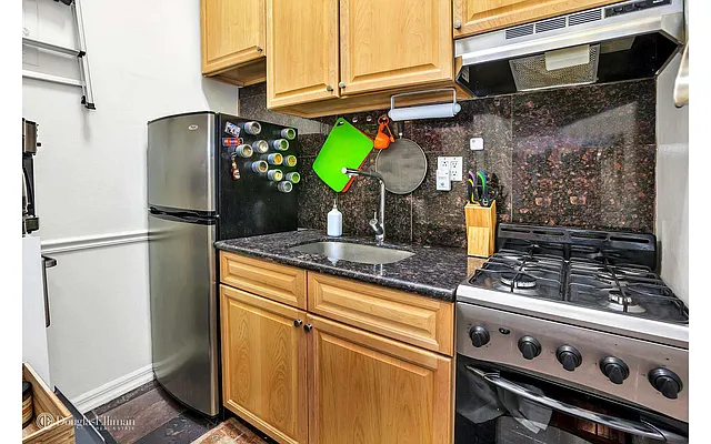 Rented by Douglas Elliman | media 8