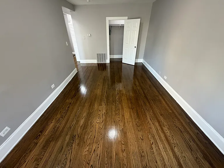 8216 S Ingleside Ave — Photo 3