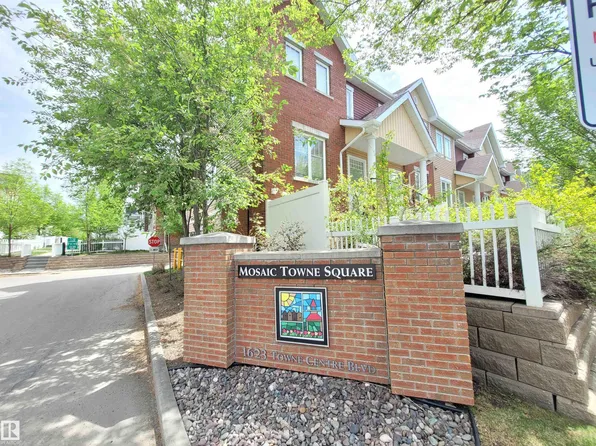 1623 Towne Centre Blvd NW #26, Edmonton, AB T6R 0S3