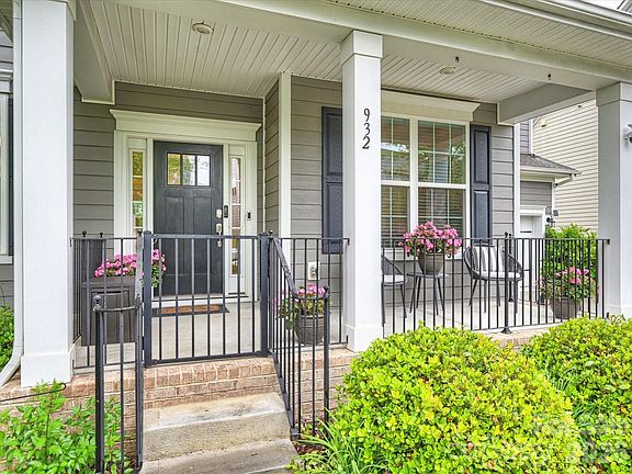4th image of 932 Claires Creek Ln
