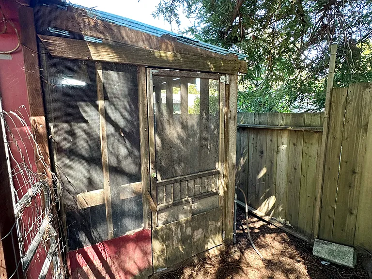11 Hillview Ave — Photo 15