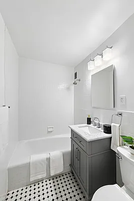 Bathroom, photo 1