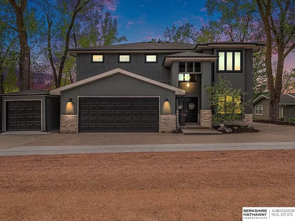 48 Poehling Ln, Fremont, NE 68025