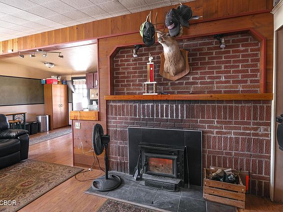 2nd image of 303 County Rd 645