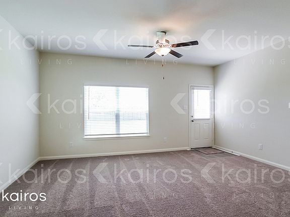 3rd image of 10634 Hillside Creek Dr