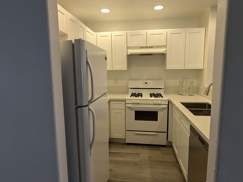1st image of 1500 Hialeah Dr APT D