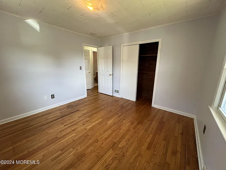 99 McLean St — Photo 13