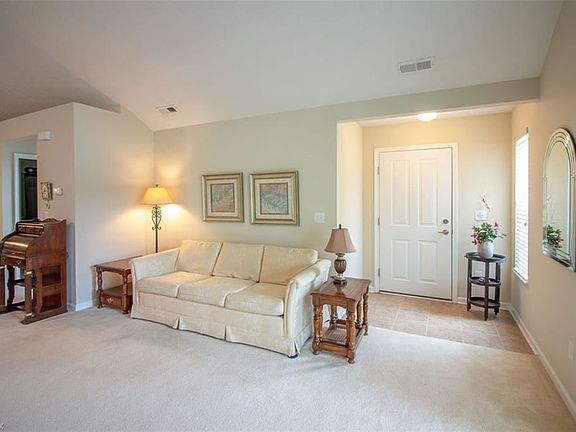 5th image of 141 Quarry Lakes Dr