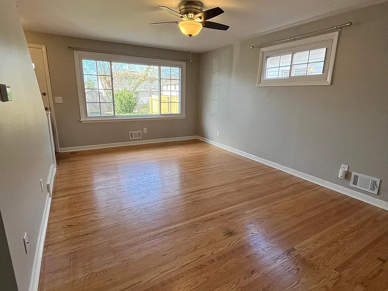 213 Magnolia Ave #B — Photo 5