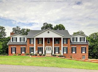 215 Whispering Woods Rd, Charleston, WV 25304