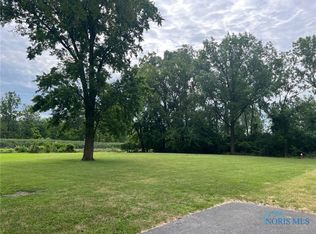 5904 Birdsall Rd, Toledo, OH 43612