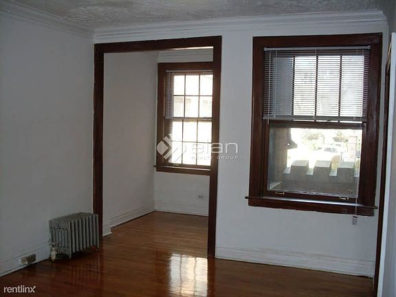 3rd image of 1329 W Fargo Ave APT 1S