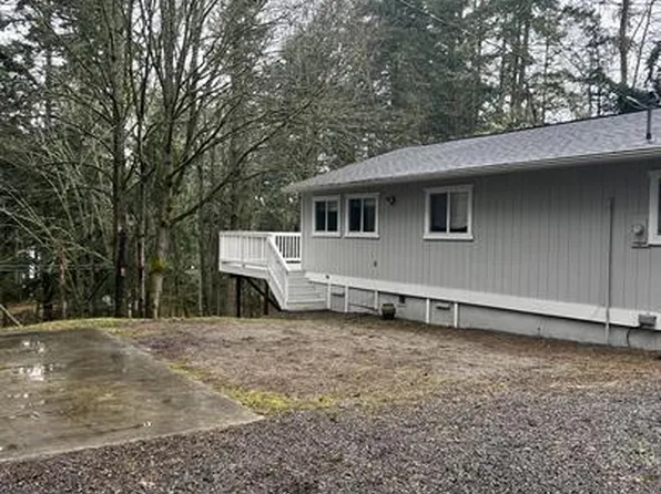 290 Carefree Ln, Camano Island, WA 98282