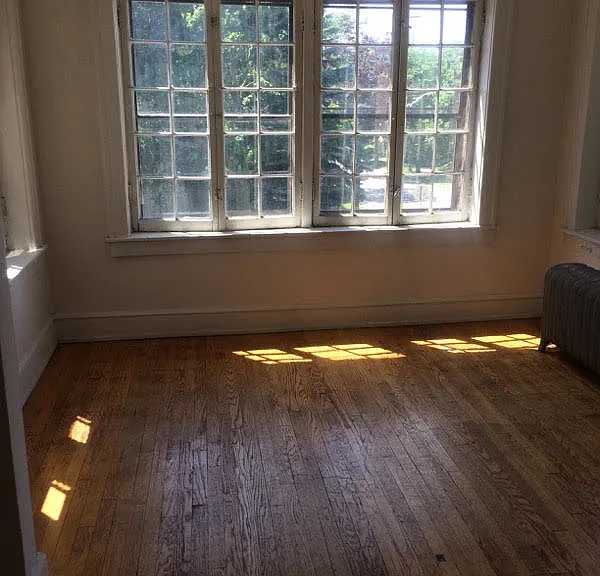 2528 N Maryland Ave — Photo 3