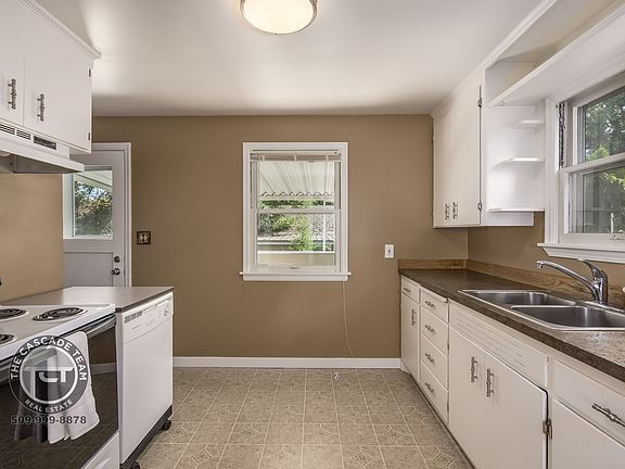 4th image of 3823 W Rockwell Ave