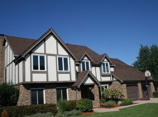 2102 Babst Ct, Lisle, IL