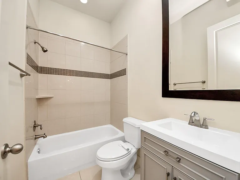 3422 Center St — Photo 22