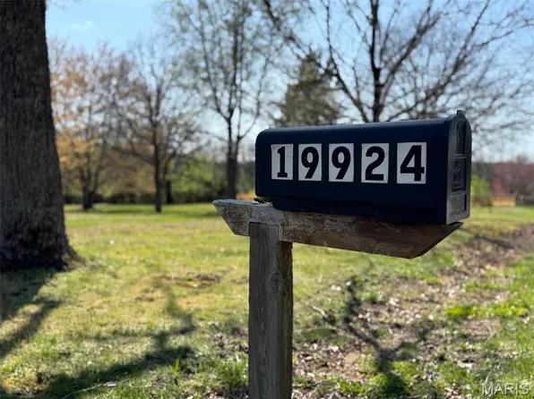 19924 Goldenwood Rd, Lebanon, MO 65536