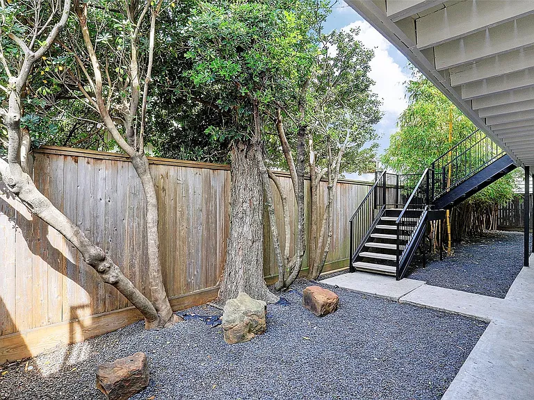 1222 Welch St #2 — Photo 4