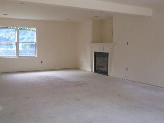 Family Room W Fireplace