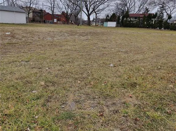 775 Riverside Dr E, Windsor, ON N9A 2T3