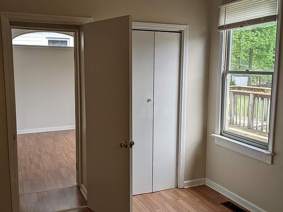 5th image of 365 Owenton Ave