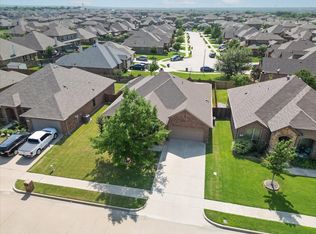 1215 Lantana Ln, Burleson, TX 76028