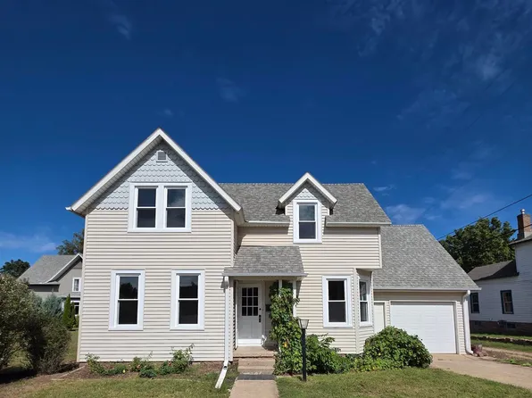 204 E 6th St, Yankton, SD 57078