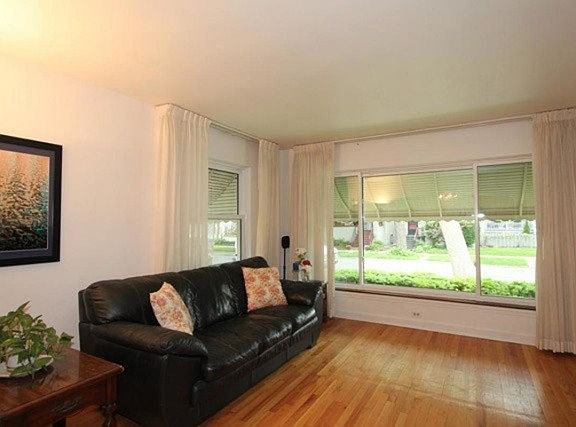 4th image of 1040 Thomas Ave
