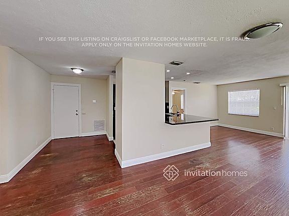 3rd image of 10315 Boynton Place Cir