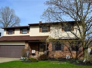 6367 Beverly Dr, Parma Heights, OH 44130