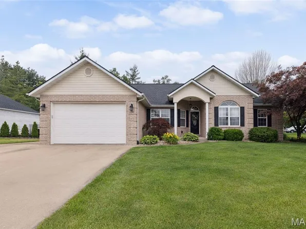 100 Woods Manor Dr, Freeburg, IL 62243