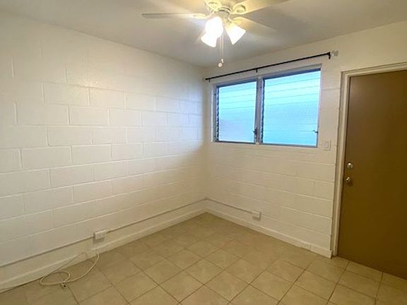 5th image of 825 University Ave APT D