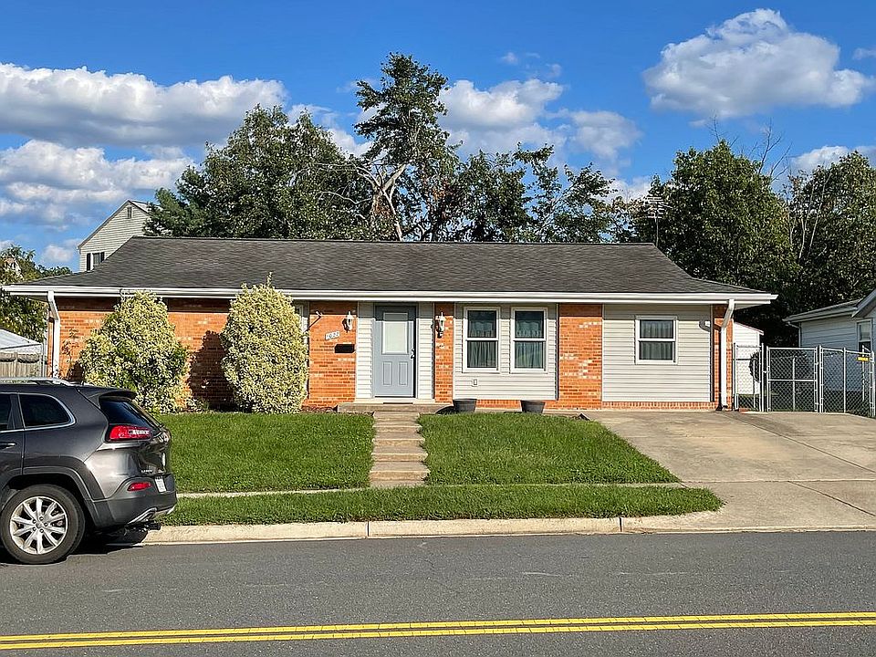 2nd image of 1022 S Greenthorn Ave