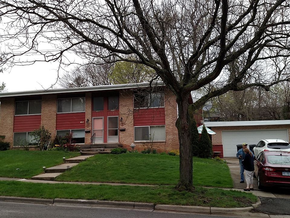 Bemidji Duplex Exterior with Garage 141744344