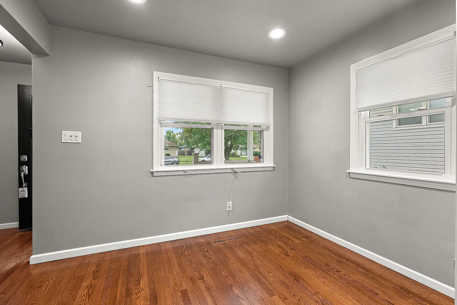 3 bed, 2068 sqft, $3,295 — Photo 3