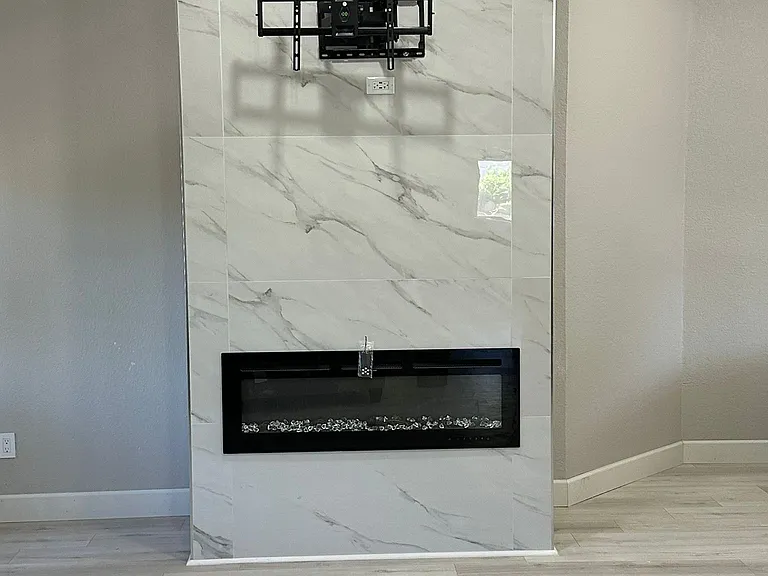 2415 Amber Hill Ln — Photo 3
