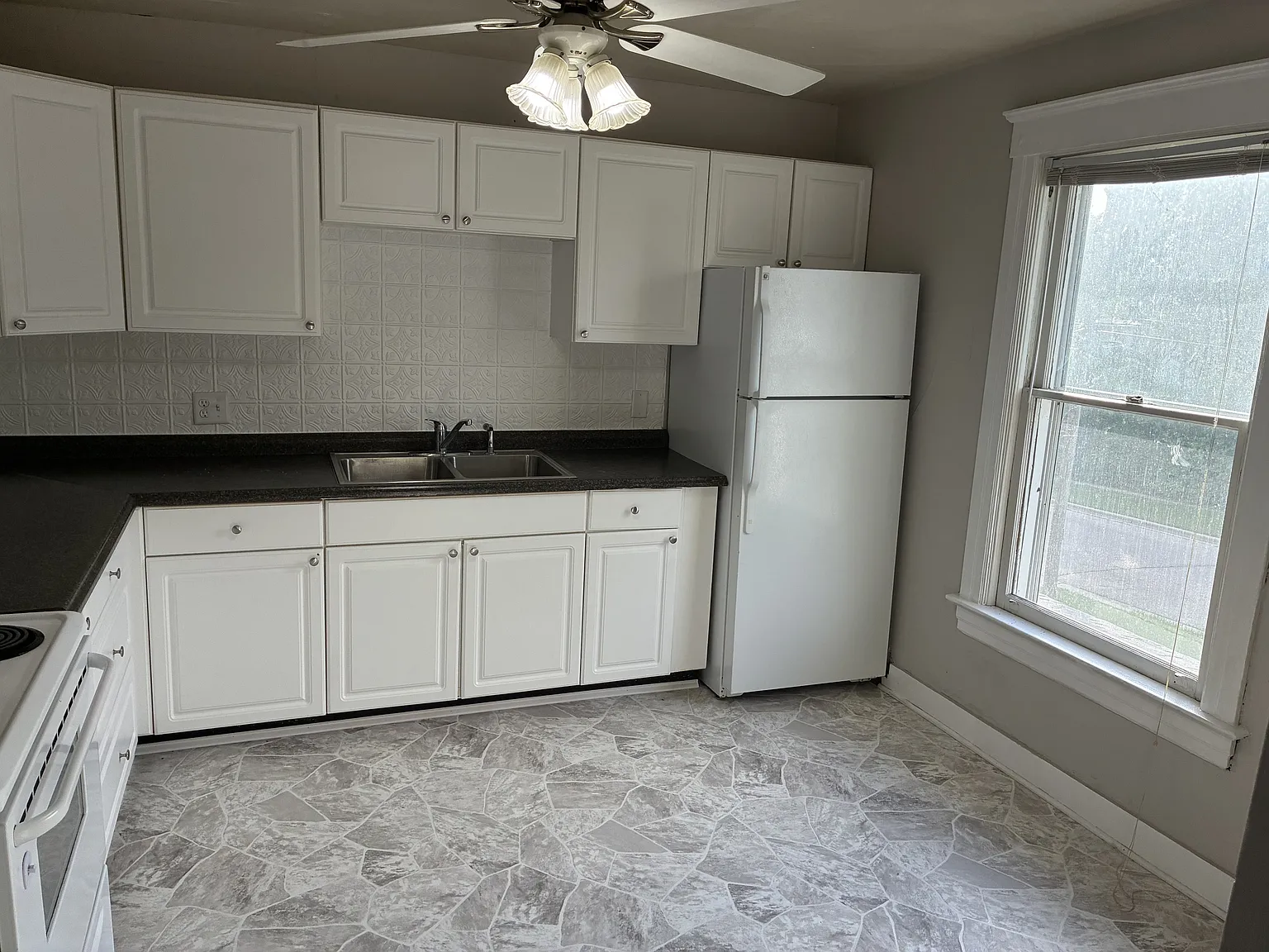 429 Central Avenue - 2 — Photo 2