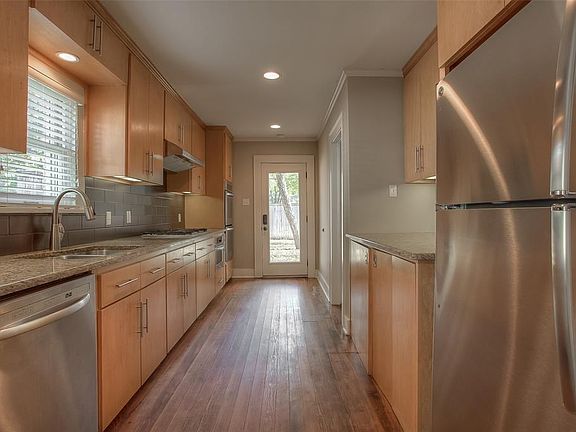 4th image of 3249 Greene Ave
