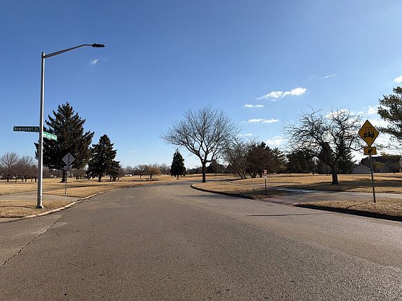 4th image of 24165 Brancaster Dr