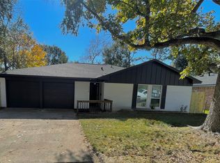 308 E Dumble St, Alvin, TX 77511