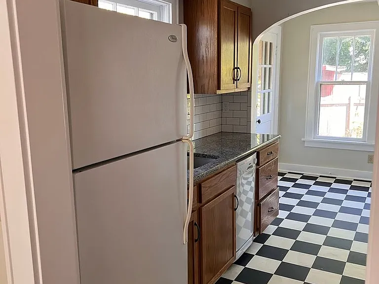 1455 NW Harrison Blvd — Photo 8