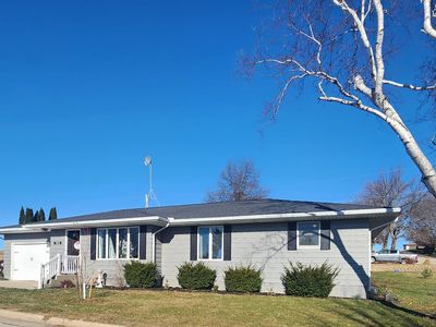 105 Elm St, Luxemburg, IA, 52056