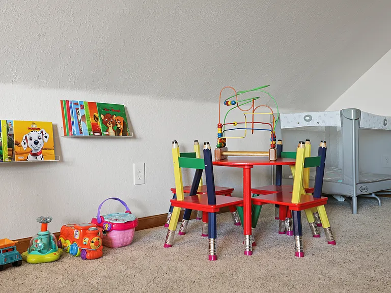 216 E Smith St — Photo 12