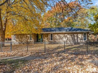 161 Cypress Point Dr, Springfield, IL 62704