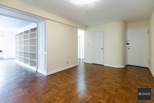 Rented by Bond New York | media 22