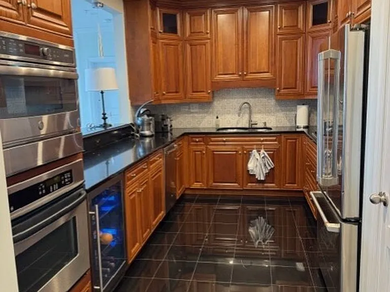 305 Brooke Ave #103 — Photo 4