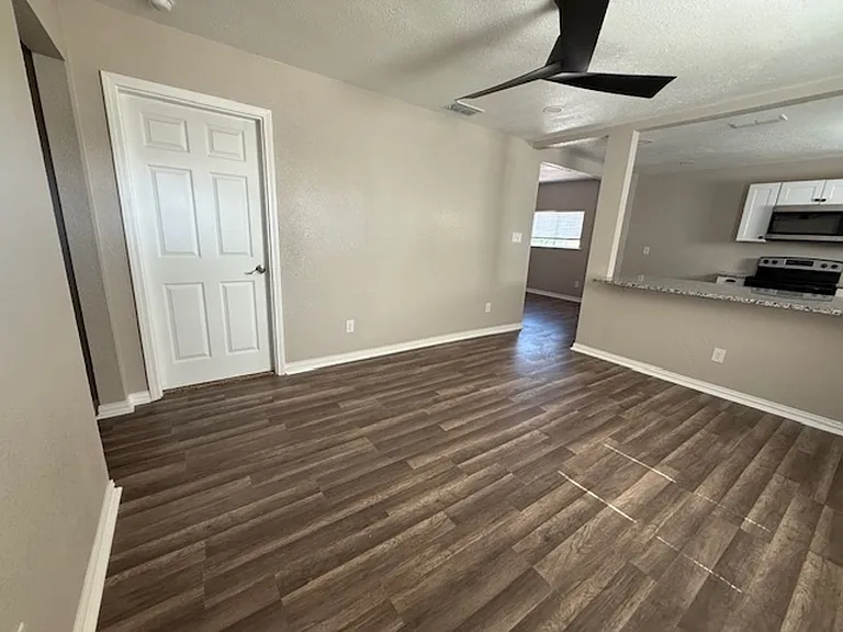 234 Clyde St — Photo 3
