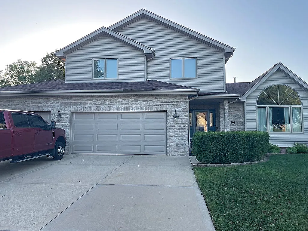 401 Rock Creek Dr photo 1